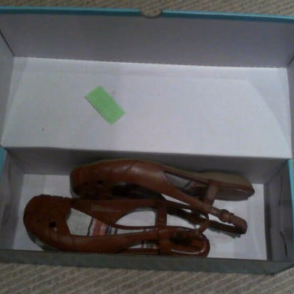 NEW Women's Brown Sling Open Flats, SIZE 7 - Picture 5 of 6